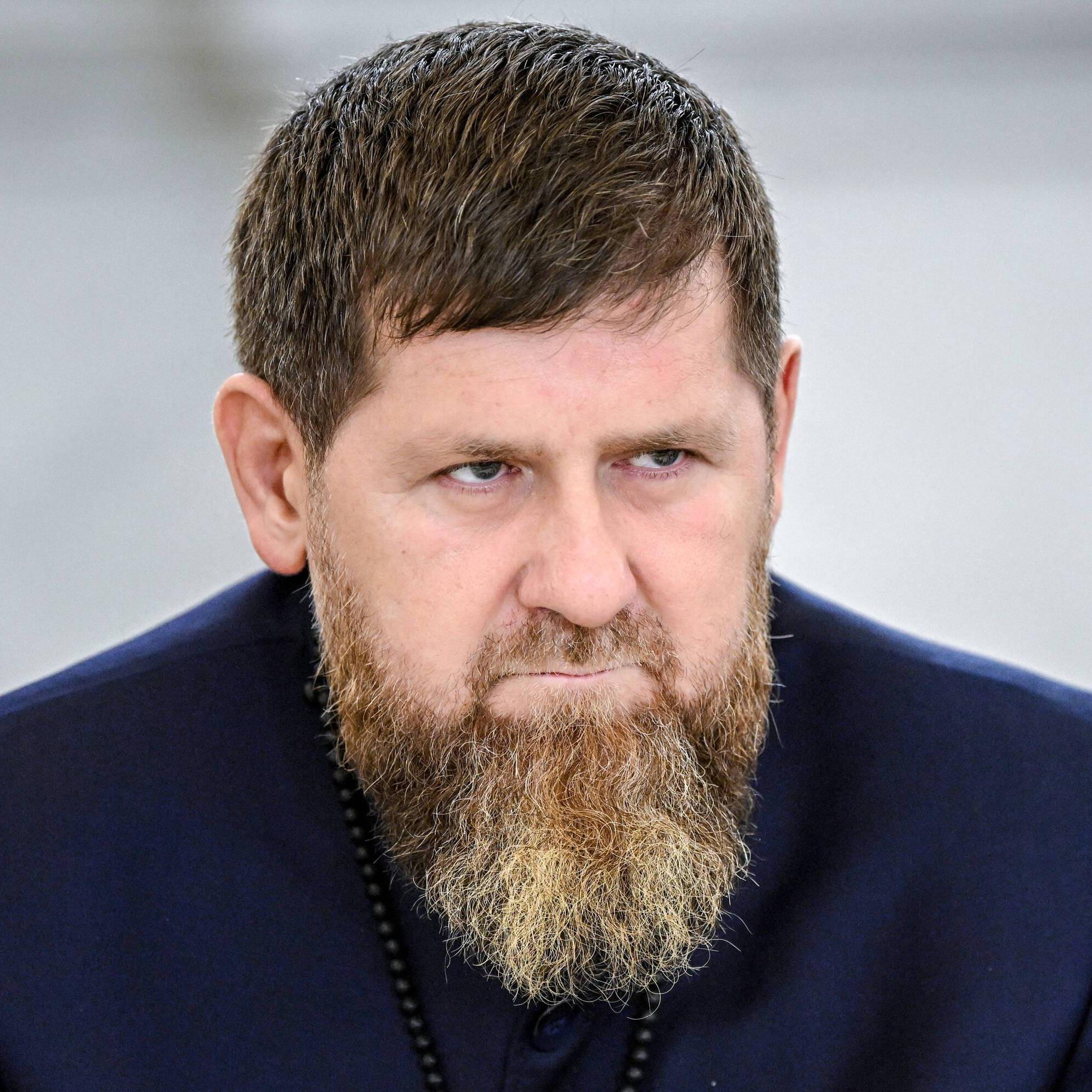 Ausgerechnet Putins "Bluthund" hält seine Männer vom Ukraine-Krieg ab
