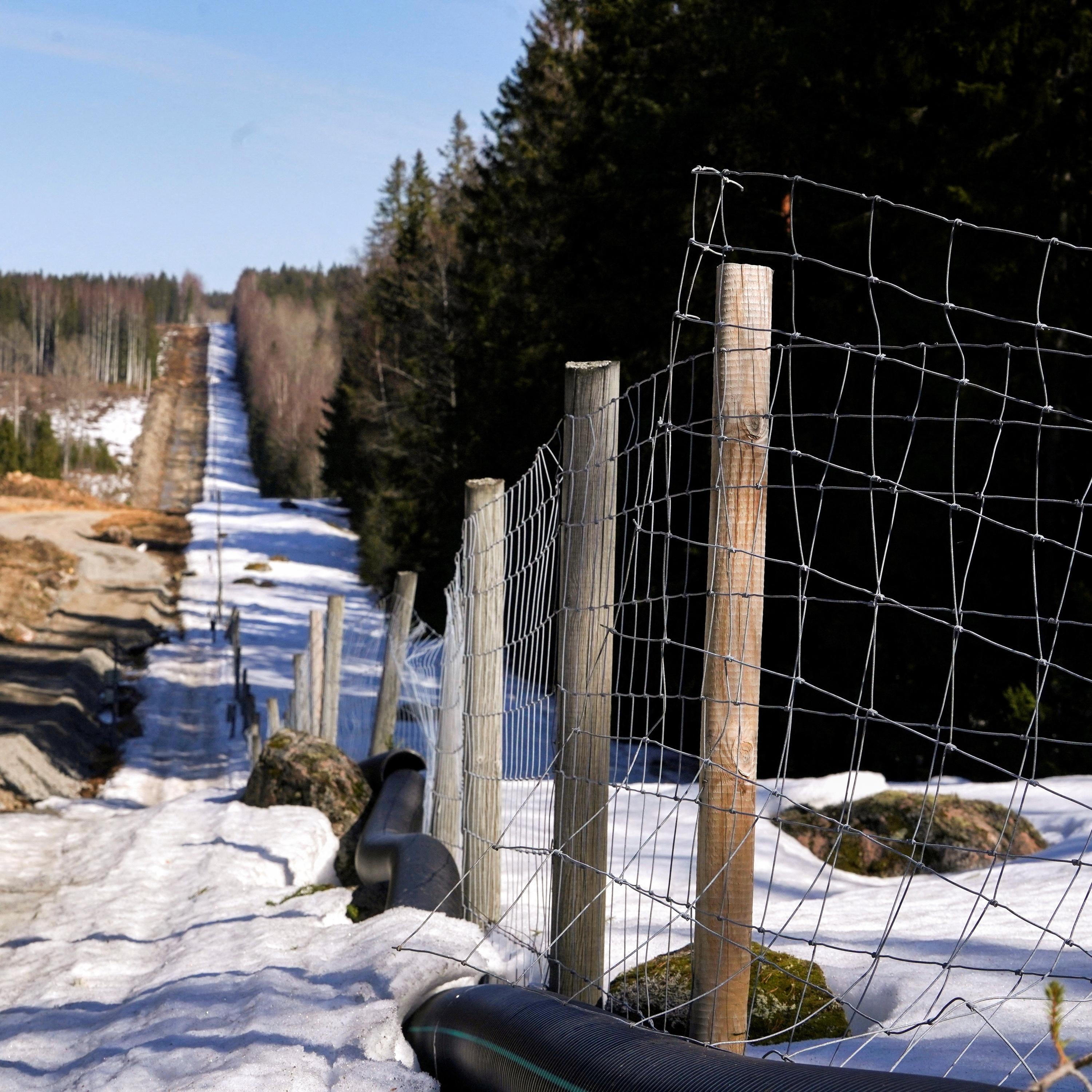 Deals mit Landbesitzern: Finnland verstärkt "heimlich" seine Russland-Grenze